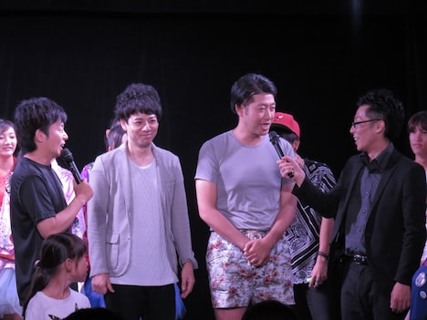 「静岡県民よしもと新喜劇」のエンディング。