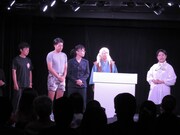 「静岡県民よしもと新喜劇」のワンシーン。