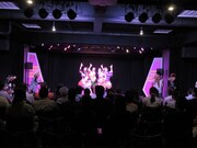 「静岡県民よしもと新喜劇」のワンシーン。