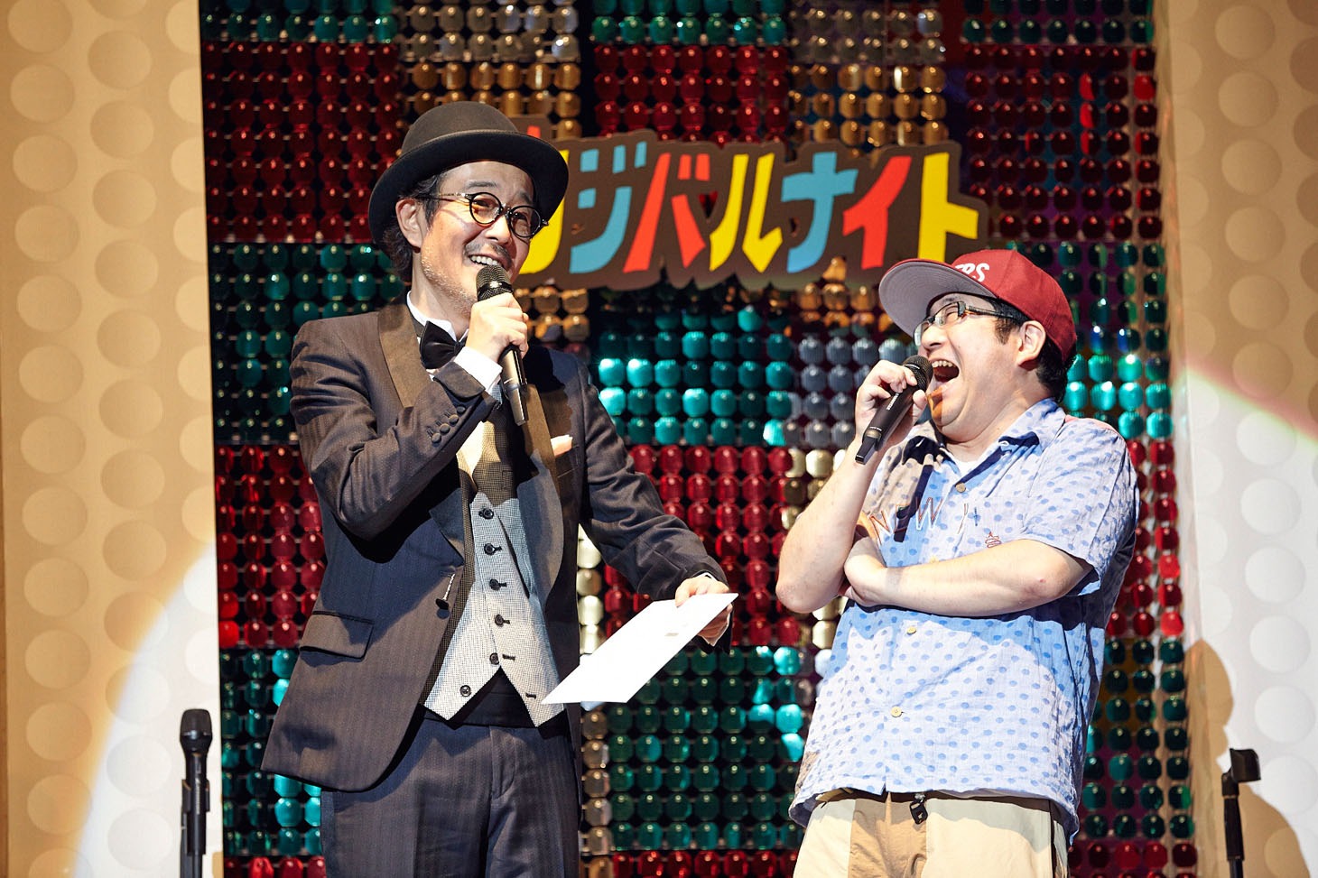 司会のリリー・フランキーと山口隆（サンボマスター）。