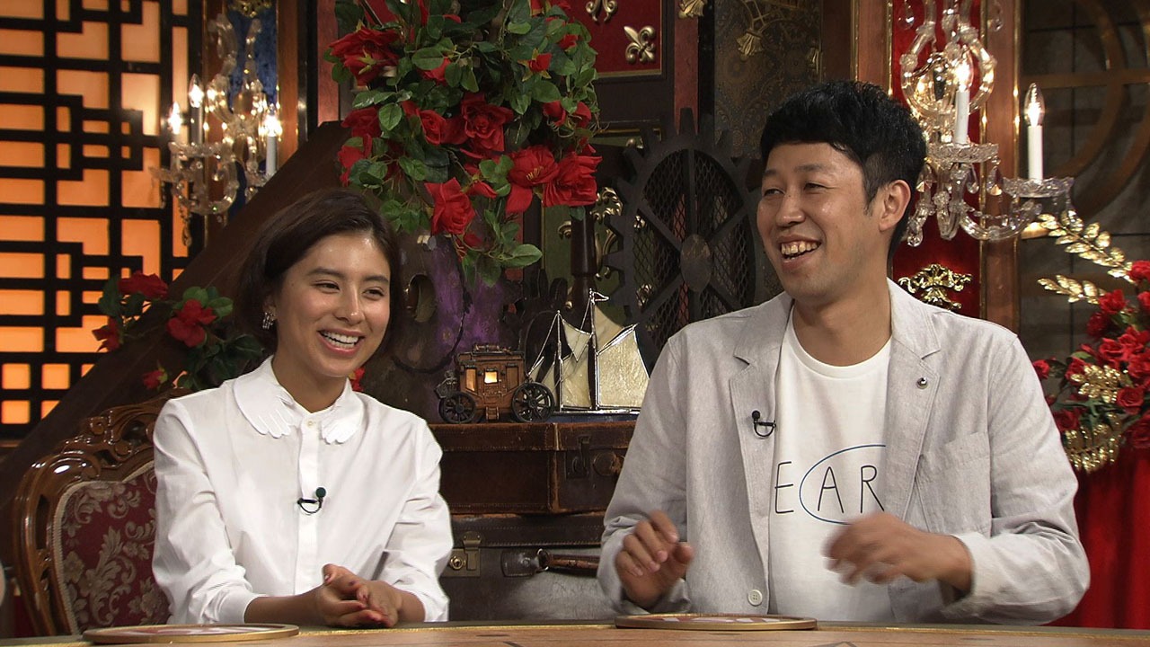 左から、「ベツカク」ゲストのラブリ、小籔千豊。(c)NTV