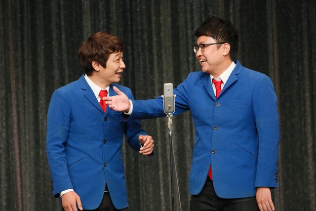 「漫才博覧会」2日目のトリを務めた銀シャリ。