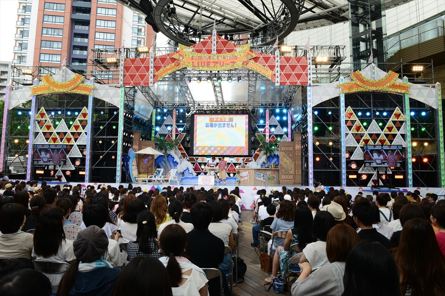 会場の様子。(c)テレビ朝日