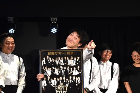 囲み取材の締めを任されたインポッシブル井元。