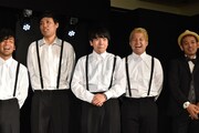 TEAM Iの中でMVPに選ばれたサンシャイン（左から3人目と4人目）。