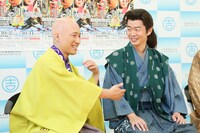 「大坂の陣新喜劇～『成安道頓』夢を掘った男～」開催発表会見の様子。(c)吉本興業