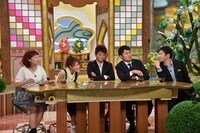 左からなるみ、鈴木奈々、哀川翔、杉村太蔵、メッセンジャー黒田。 (c)読売テレビ