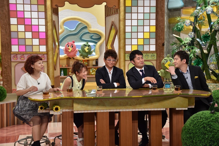 左からなるみ、鈴木奈々、哀川翔、杉村太蔵、メッセンジャー黒田。 (c)読売テレビ