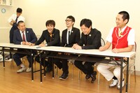 「もしも『THE MANZAI』決勝最後の3組にレイザーラモン、スパローズ、エルシャラカーニが残ったら」に向けて意気込みを語る出演者たち。