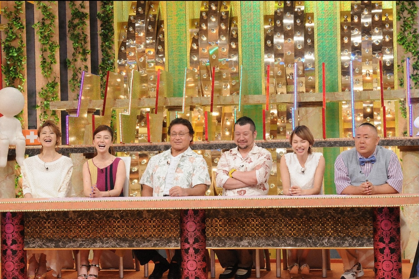 「駆け込みドクター！運命を変える健康診断」のゲスト出演者たち。(c)TBS