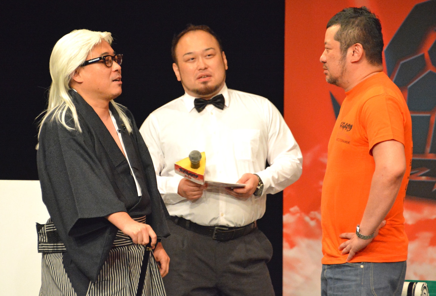 A愛グループの総帥・A藤和尊ことバッファロー吾郎A（左）とケンドーコバヤシ（右）。