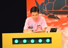 「ワタナベエンターテインメント軍」次鋒のハライチ岩井。