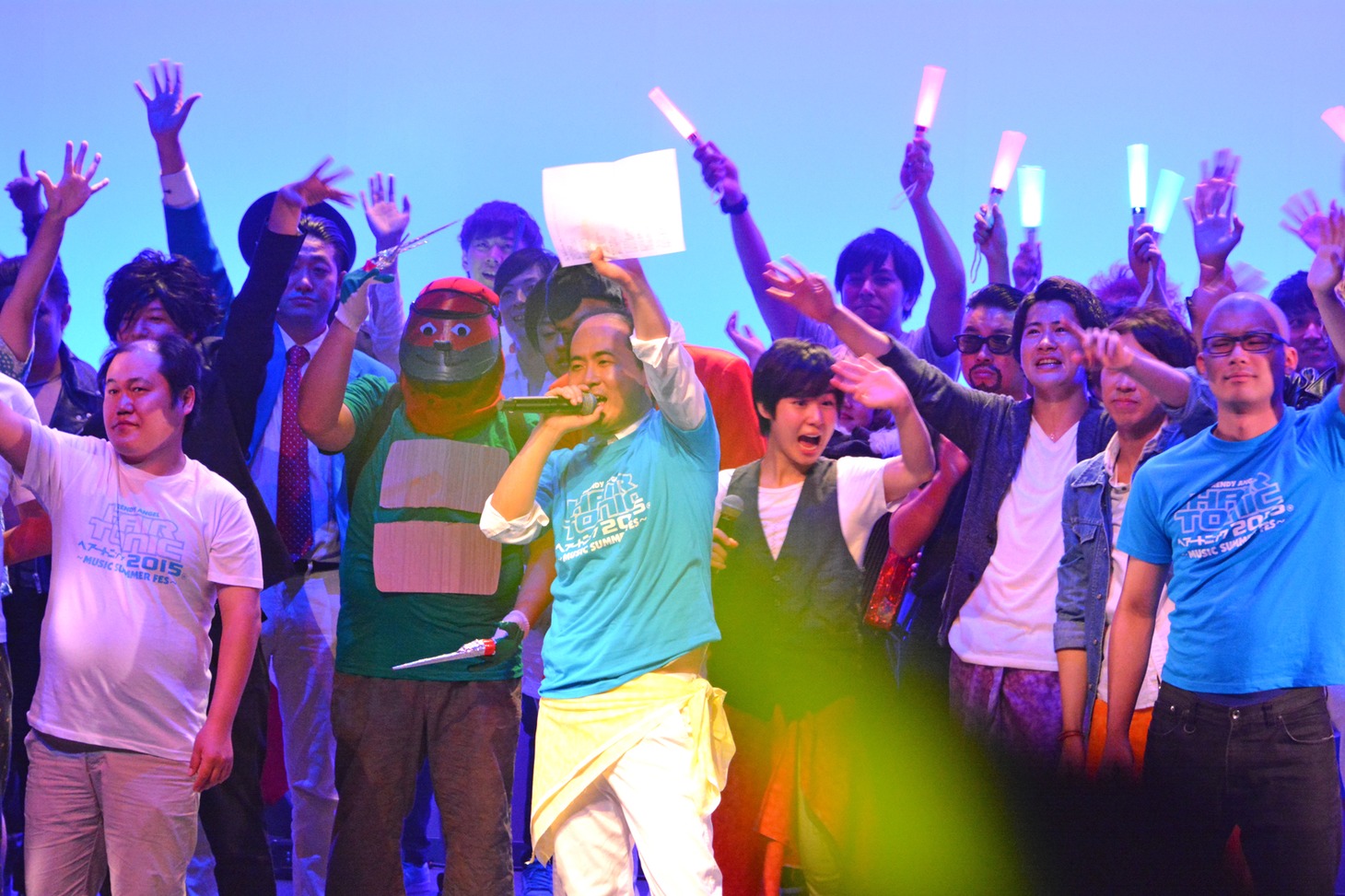 「HAIR TONIC 2015～MUSIC SUMMER FES～」フィナーレの様子。