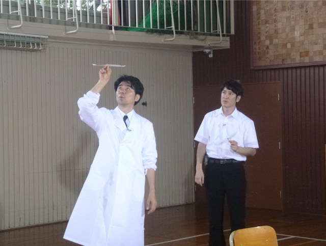 「いきなり！黄金伝説。」に出演する（左から）よゐこ有野、ココリコ田中。