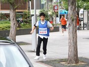 「のぞき見ハンティング」で追われる側を初体験するジャルジャル後藤。(c)関西テレビ