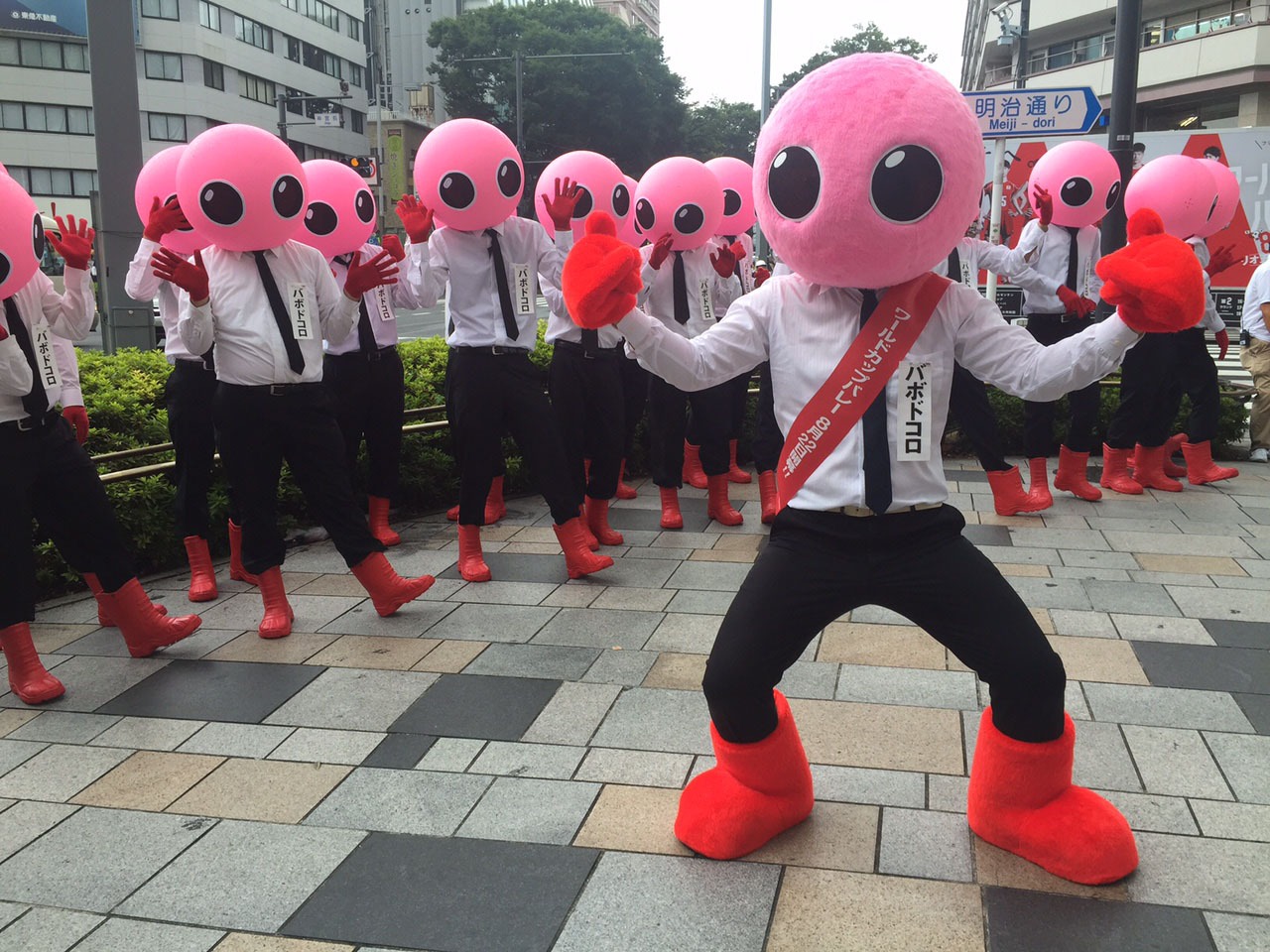 原宿を練り歩いたTEAMバボドコロ。