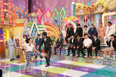 「ロンドンハーツ3時間スペシャル」にて展開される「スマホで流出!! うっかり個人情報夏の拡散SP」のワンシーン。(c)テレビ朝日