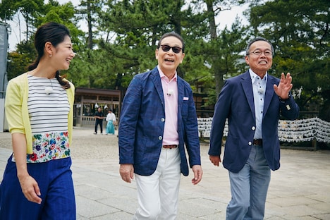 左から、出雲を訪れる桑子真帆（NHKアナウンサー）とタモリ。(c)NHK