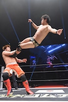 オープニングマッチの様子。(c)DDTプロレスリング