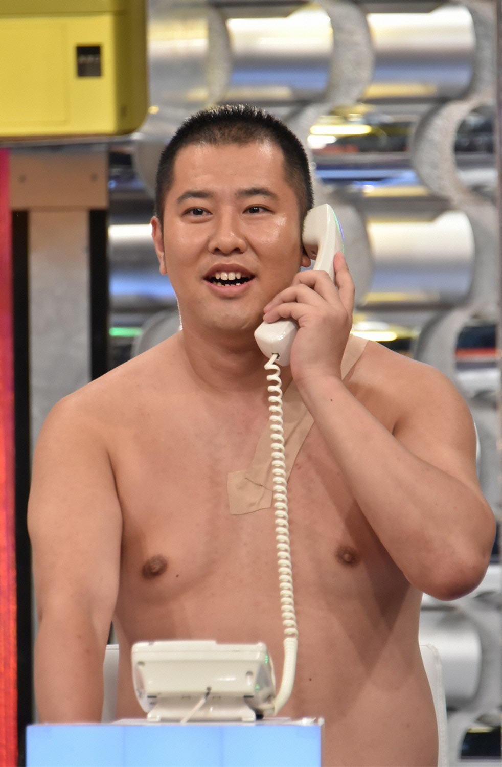 とにかく明るい安村 (c)日本テレビ