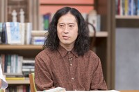 「100分de名著」で太宰治について語るピース又吉。(c)NHK