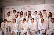 「TERRACE HOUSE BOYS & GIRLS IN THE CITY」第1話の先行上映イベントに集まった「テラスハウス」歴代メンバー。