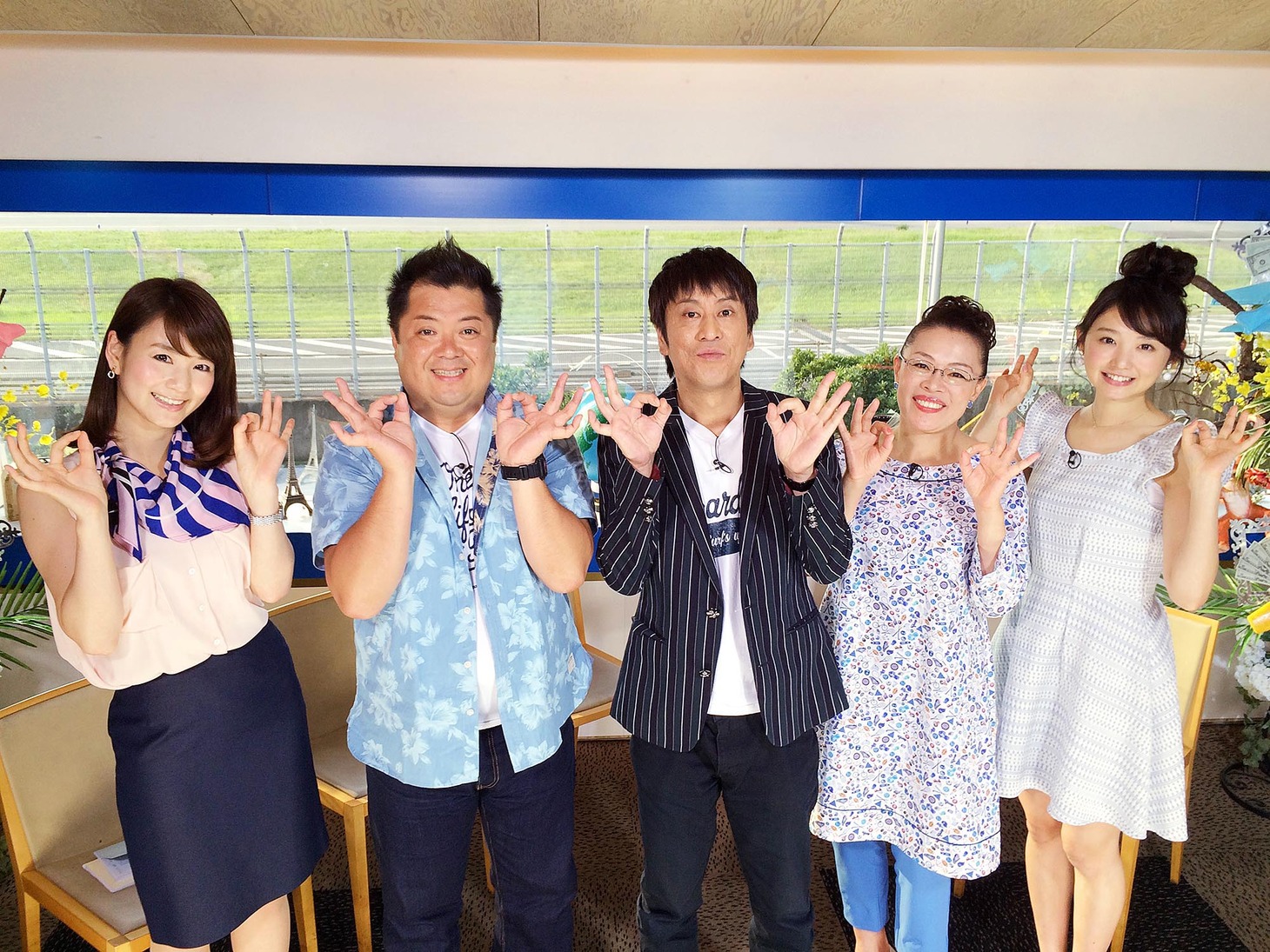 左から、秋元玲奈（テレビ東京アナウンサー）、ブラックマヨネーズ、柴田理恵、おのののか。(c)テレビ東京