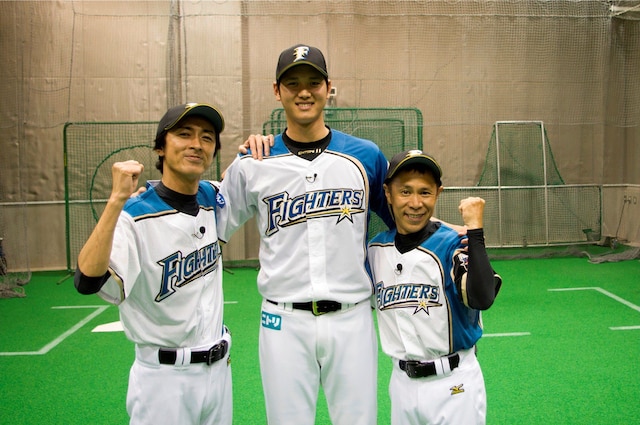 ナインティナインと大谷翔平選手（中央）。(c)テレビ朝日