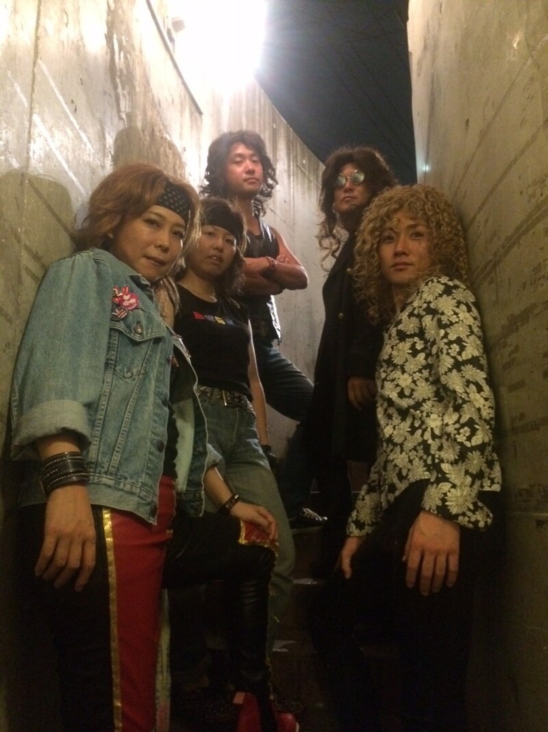 椿鬼奴率いるボン・ジョヴィのなりきりバンド。