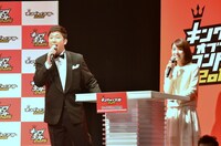 司会のあべこうじ（左）と佐藤渚TBSアナウンサー（右）。