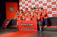 「キングオブコント2015」ファイナリストたちによるフォトセッションの模様。