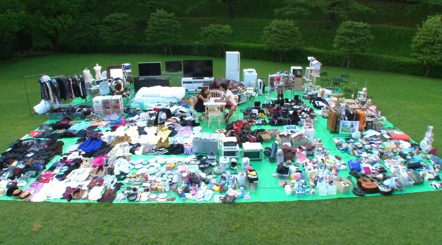 「人生変わる片付けTV 8割捨てる！極少生活」のワンシーン。(c)TBS