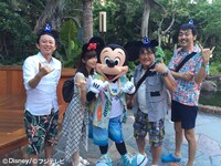 ディズニーリゾートを訪れる有吉ら。 (c)フジテレビ