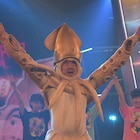 イカ大王、SUPER☆GiRLS従え「MJ」で「イカ大王体操第2」踊る