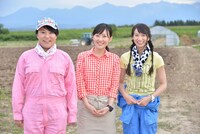 左から、フォーリンラブ・バービー、前田亜季、芹那。(c)NHK