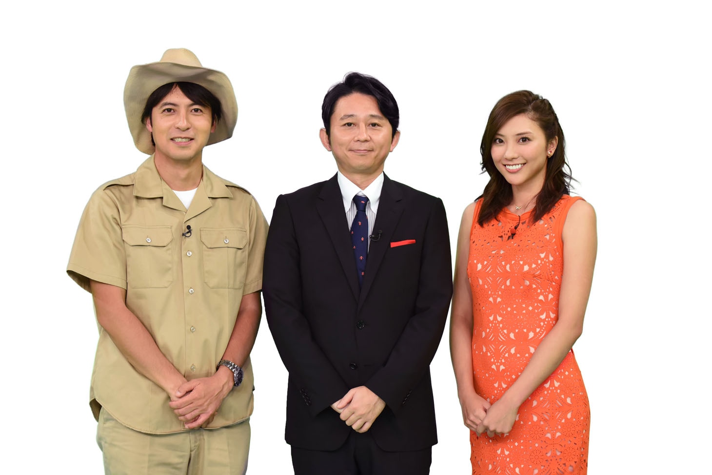 「第35回全国高等学校クイズ選手権」のメインパーソナリティを務める有吉弘行（中央）。（c)NTV
