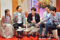 「フットボールアワーのチマタのテッパン」のワンシーン。(c)MBS