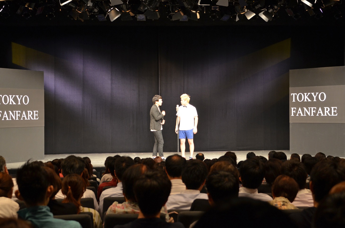 サンシャイン単独ライブ「東京ファンファーレ」の様子。