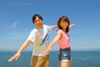 「鳥人間コンテスト2015」南海キャンディーズ山里と久松郁実（左から）。(c)読売テレビ