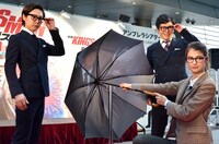 流れ星とマギー（右）。