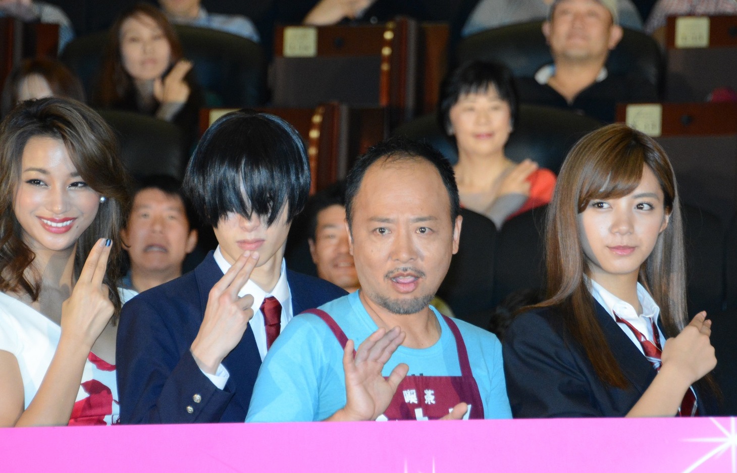 「映画 みんな！エスパーだよ！」公開記念舞台挨拶の様子。