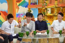 スピードワゴン（左）とチュートリアル（右）。 (c)日本テレビ