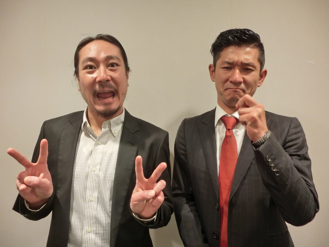 「秋の東西単独公演」開催を発表した笑い飯。左から西田、哲夫。