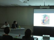 写真鑑賞会の様子。