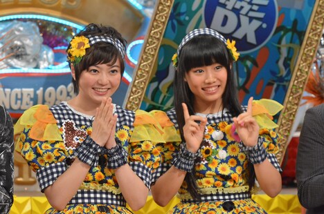 「ダウンタウンDX」私立恵比寿中学の安本彩花と廣田あいか（左から）。(c)読売テレビ