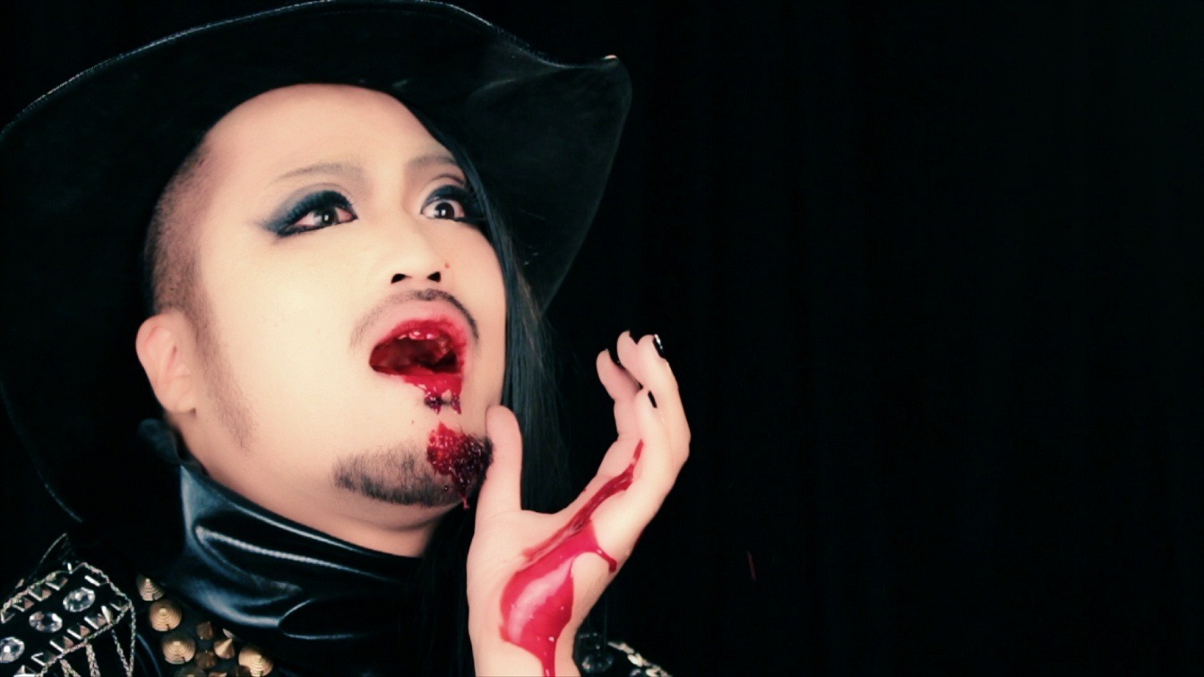 「Could you tell me...」MVのワンシーン。