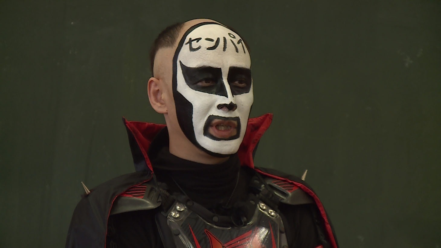 鉄拳 (c)NHK