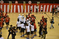 「騎馬戦」の様子。(c)関西テレビ