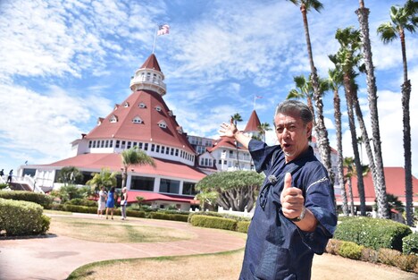 「高田純次のセカイぷらぷら」のメインビジュアル。(c)BS12 トゥエルビ