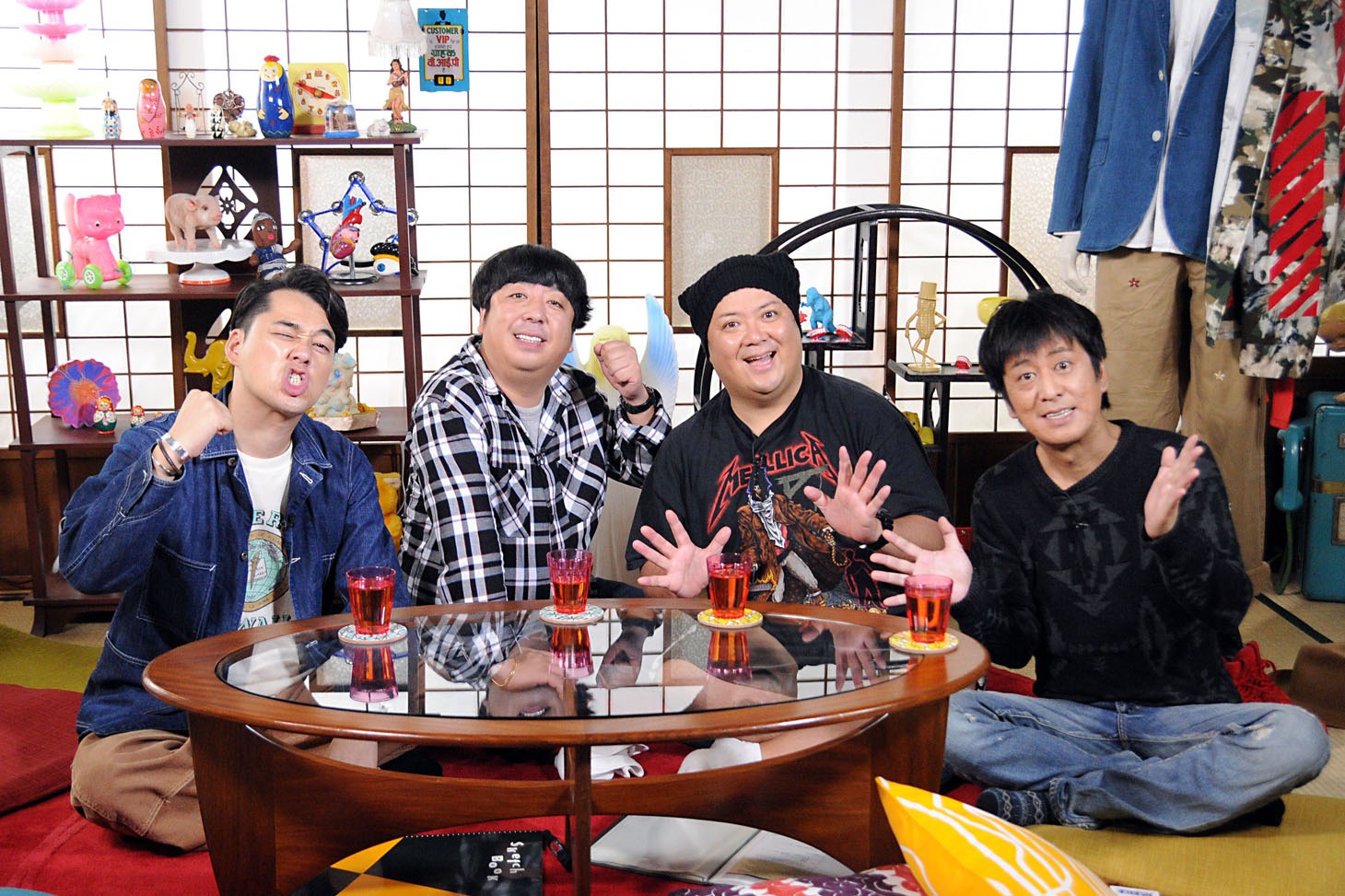 「バナナとマヨネーズ」に出演する（左から）バナナマン設楽、バナナマン日村、ブラックマヨネーズ小杉、ブラックマヨネーズ吉田。(c)MBS